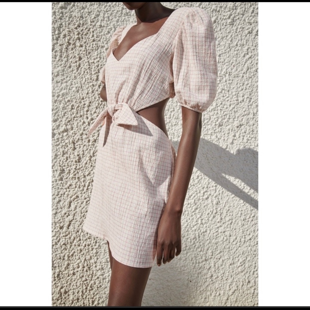 NWOT Zara - cut out - puff sleeve - linen - mini dress !NEVER worn!